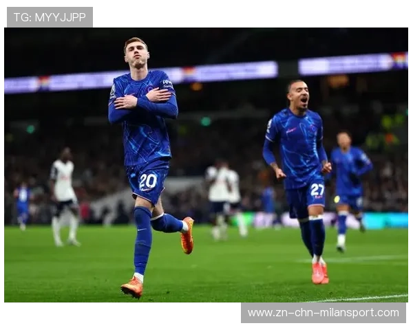 切尔西科尔维尔甩头攻门命中蓝军死忠集体跳起