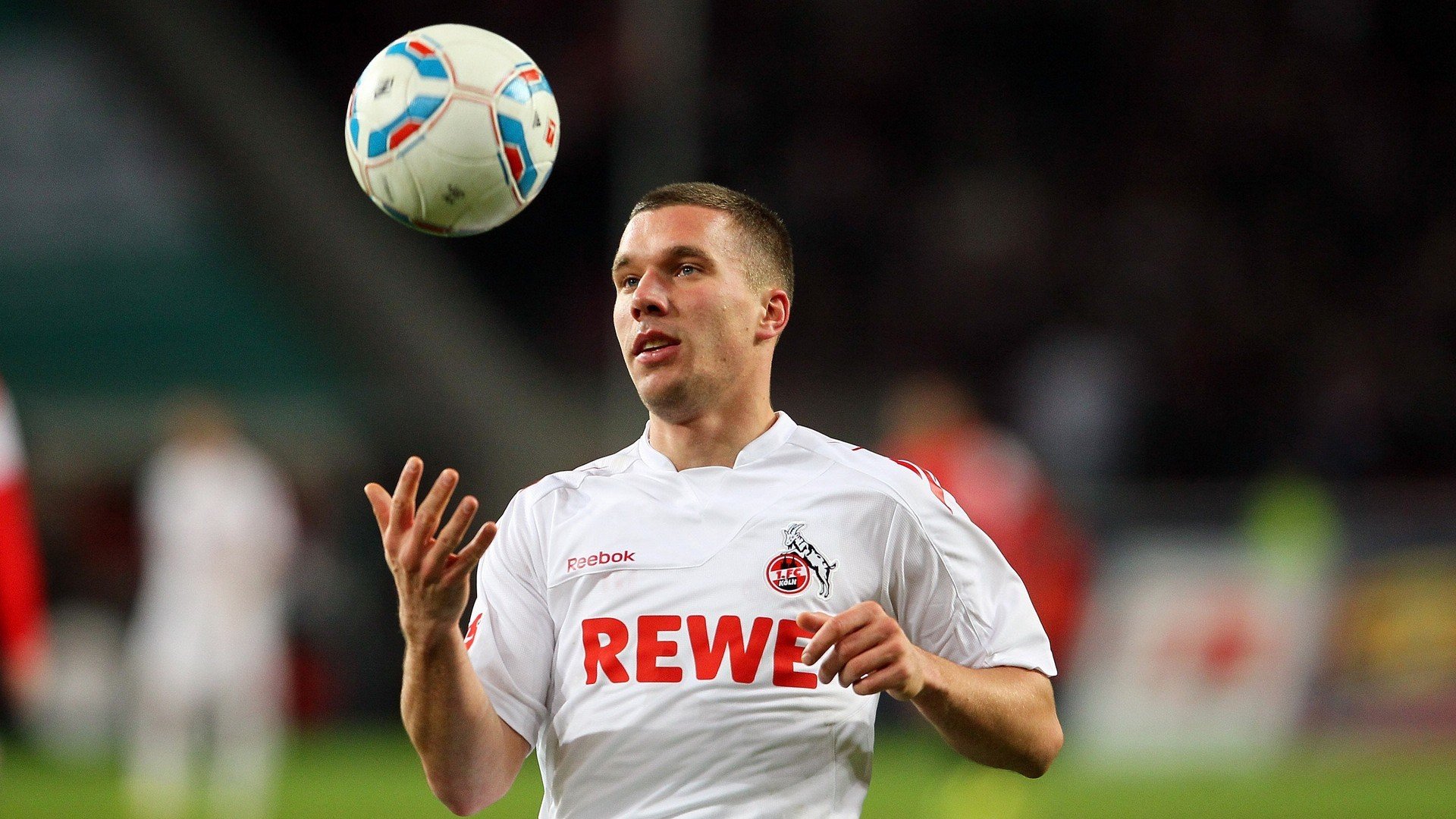 米兰app体育下载-后场球员成功率提升成为组织进攻与防守转换的关键节点，后场技术主要有